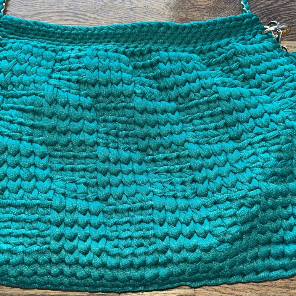 Handmade Women’s Woven Shoulder Bag - Picture 2 of 9